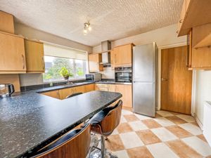 Kitchen Diner- click for photo gallery